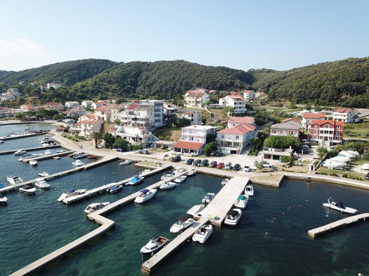 Anka Bunic Bed & Breakfast Rab Town Exterior photo